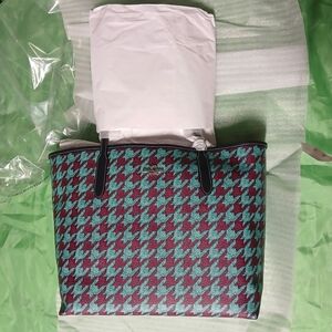COACH CITY TOTE IN HOUNDSTOOTH PRINT•